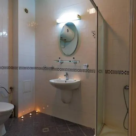 1 Bedroom Apartemrnt Near The Gondola For 4