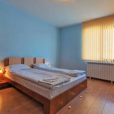 1 Bedroom Apartemrnt Near The Gondola For 4 *